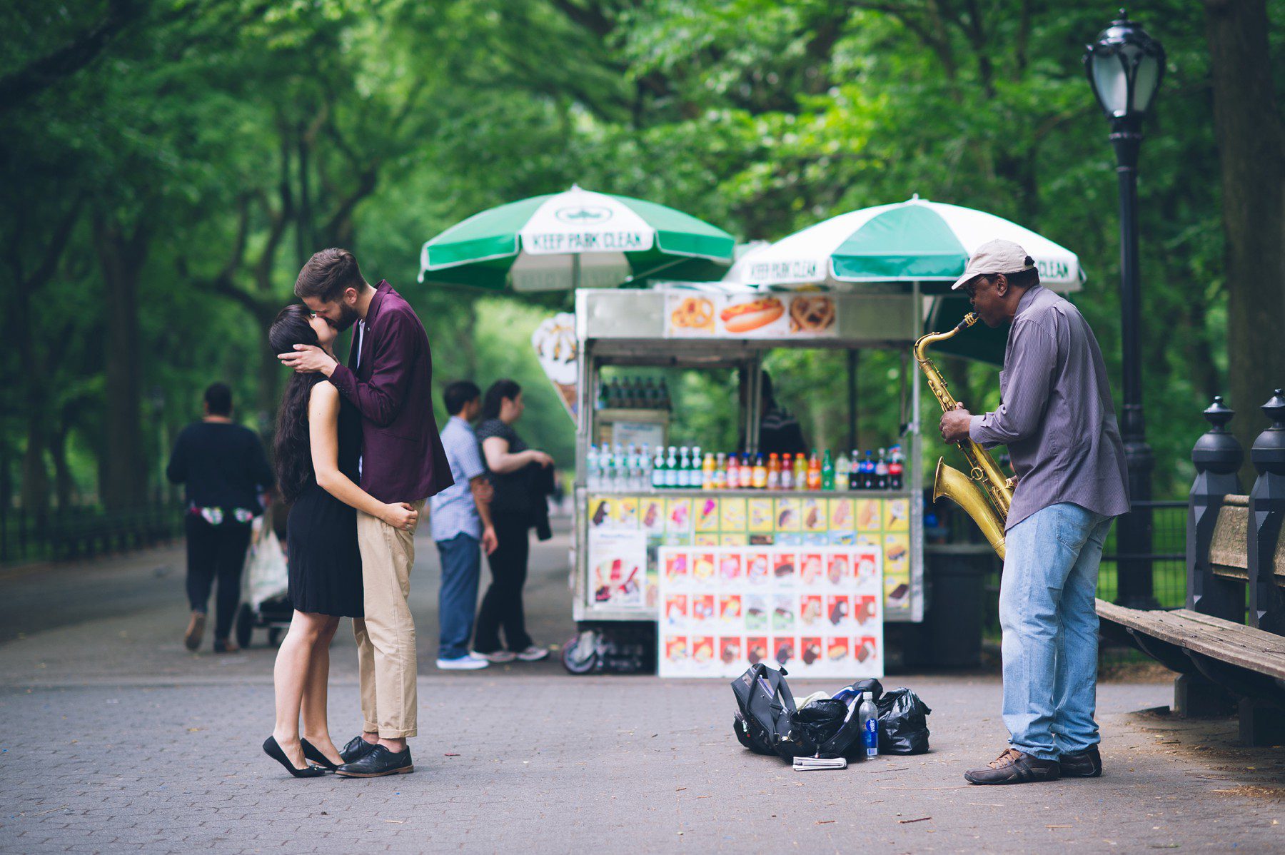 Heiratsantrag propose New York Central Park Saxophone