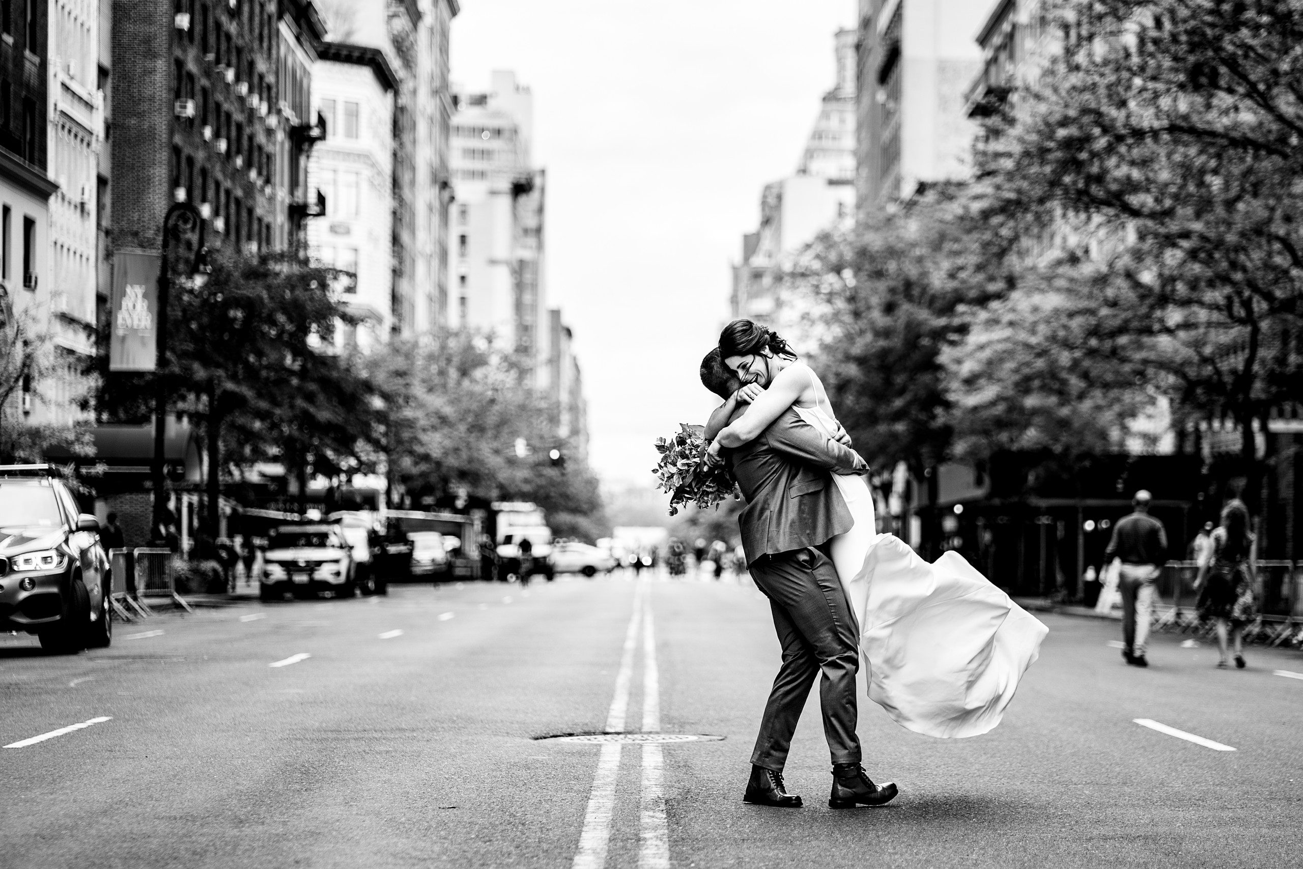 Romantic Central Park Wedding by Sascha Reinking Photography